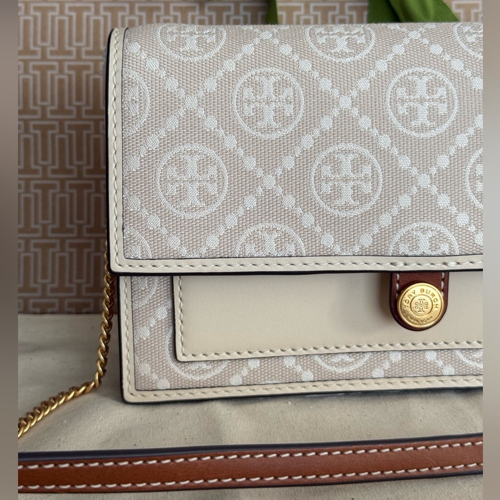 New tory burch T monogram chain wallet crossbody - Picture 3 of 10